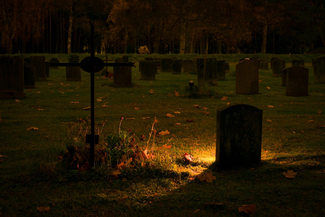 Guide on How to Buy a Burial Plot: What You Need to Know