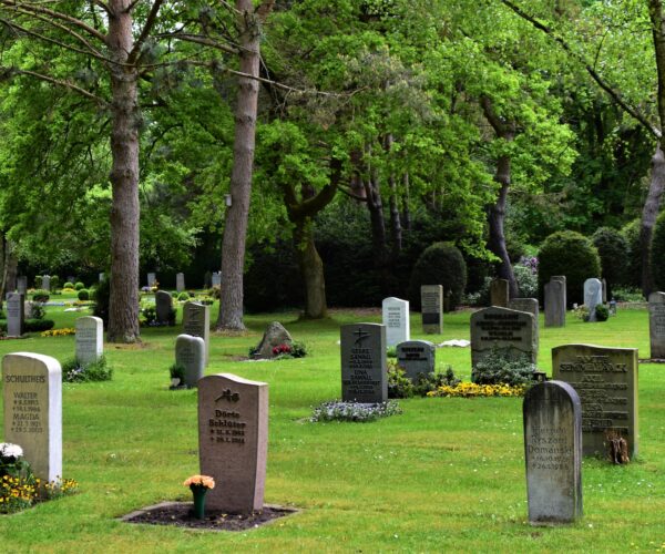 What to Look for in a Cemetery Plot: Location, Size and More