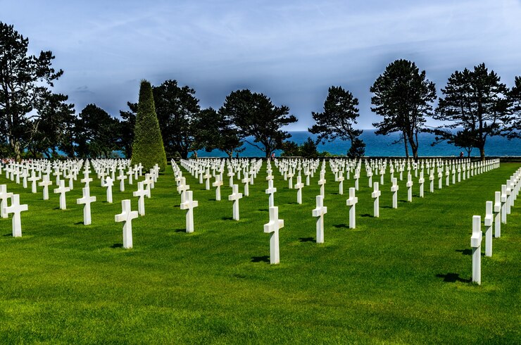 Top 10 Most Famous Graves in the World (And Why People Visit Them):-