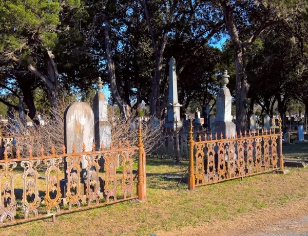 Resale Cemetery Plots: A Guide to Buying and Selling