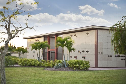 $5000 Charlotte Memorial Cemetery – Punta Gorda Florida – (2) Heart / Eye Level Above Ground Companion Crypts in Mausoleum